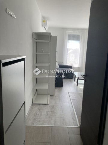 Eladó téglalakás, Pécsett 77.625 M Ft, 3 szobás