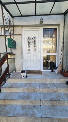 Eladó családi ház, Veszprémben 99 M Ft, 4 szobás