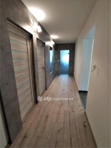 Eladó családi ház, Pusztaszabolcson 69.99 M Ft, 3 szobás