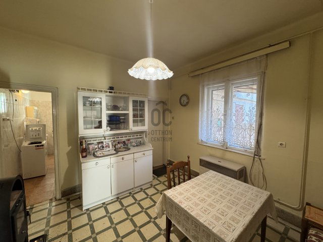 Eladó családi ház, Ácson 37 M Ft, 3 szobás