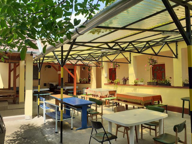 Eladó hotel, Rózsaszentmártonon 65 M Ft, 4 szobás