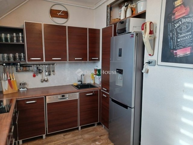 Eladó téglalakás, Szentendrén 93 M Ft, 5 szobás