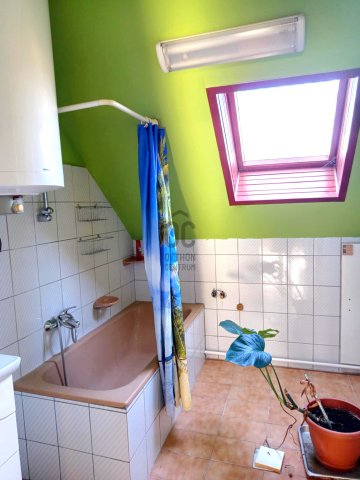 Eladó családi ház, Tatabányán 164 M Ft, 6 szobás