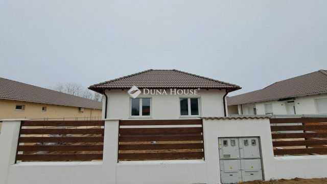 Eladó ikerház, Vasadon 80 M Ft, 4 szobás / költözzbe.hu