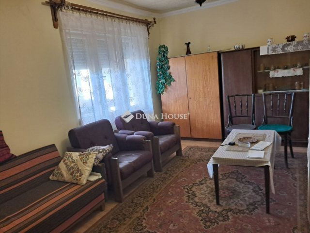 Eladó családi ház, Debrecenben 35 M Ft, 1 szobás