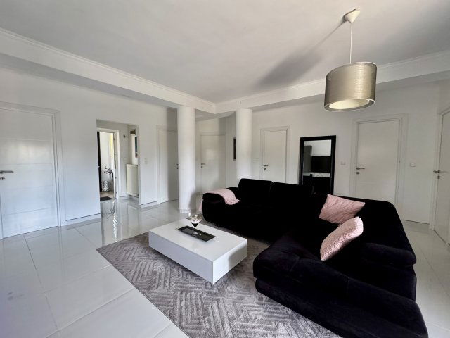 Eladó családi ház, Vonyarcvashegyen 184.9 M Ft, 3 szobás