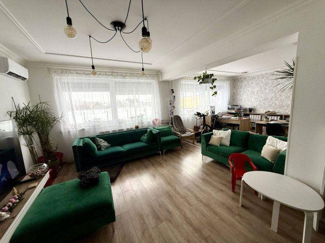 Eladó ikerház, Mórahalmon 95 M Ft, 3 szobás