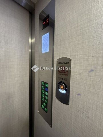 Eladó panellakás, Pécsett 49 M Ft, 2 szobás