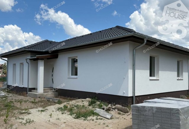 Eladó családi ház, Fülöpjakabon 74.5 M Ft, 4 szobás