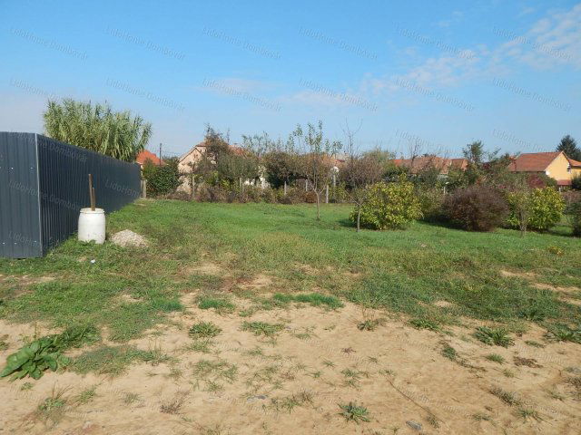 Eladó ipari ingatlan, Sásdon 13.5 M Ft, 1 szobás
