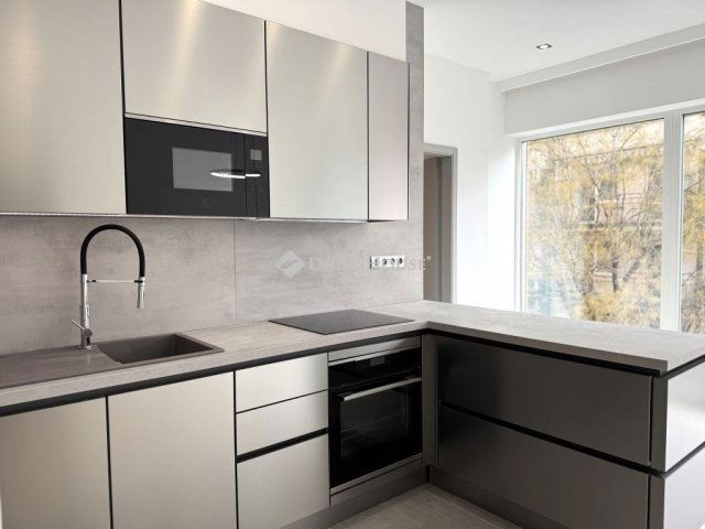 Eladó téglalakás, Budapesten, XIII. kerületben 145 M Ft