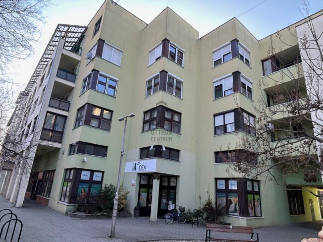 Eladó téglalakás, Cegléden 41.9 M Ft, 1 szobás