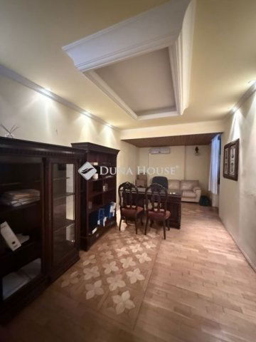 Eladó téglalakás, Budapesten, VI. kerületben 69 M Ft, 1 szobás