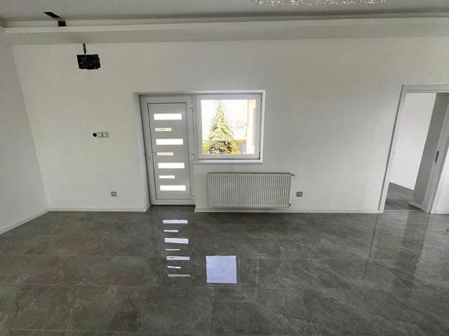 Eladó családi ház, Budapesten, XV. kerületben 79.9 M Ft