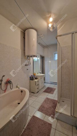 Eladó családi ház, Bábolnán 74.9 M Ft, 5 szobás