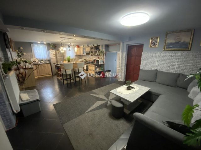 Eladó családi ház, Püspökladányban 84.99 M Ft, 5 szobás