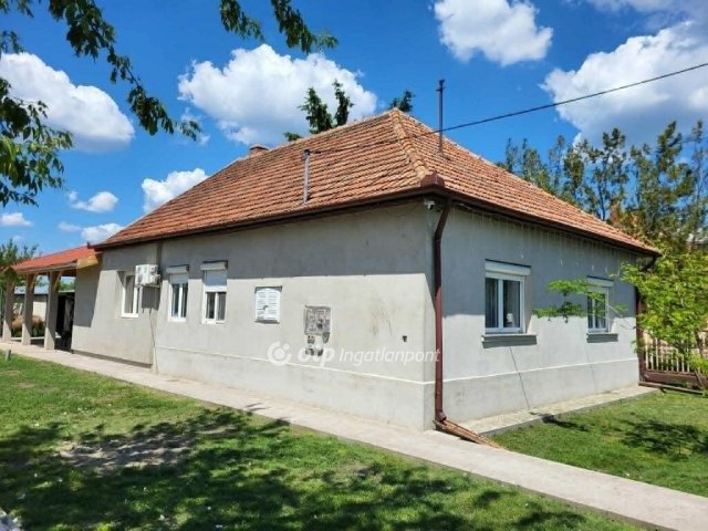 Eladó családi ház, Jászboldogházán 43.9 M Ft, 3+1 szobás