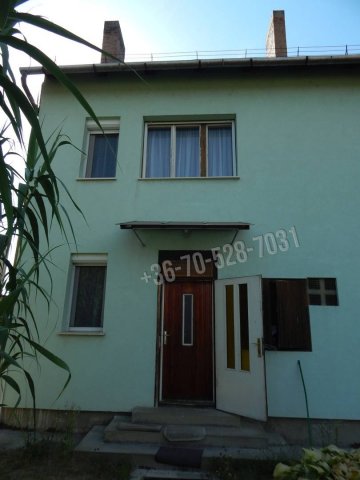 Eladó sorház, Lábatlanon, Vasút utcában 44.5 M Ft, 3 szobás