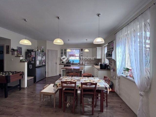 Eladó családi ház, Erdőkertesen 129.9 M Ft, 5 szobás