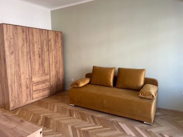 Kiadó téglalakás, albérlet, Pécsett, Hajnóczy úton, 1 szobás