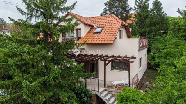 Eladó családi ház, Szentendrén 159 M Ft, 4 szobás