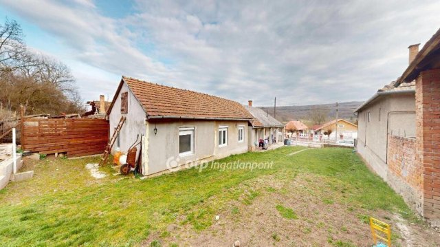 Eladó családi ház, Sajóbábonyon 22 M Ft, 3 szobás