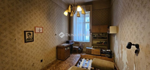 Eladó téglalakás, Budapesten, VI. kerületben, Dessewffy utcában