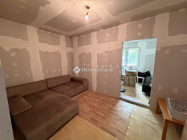 Eladó családi ház, Polgárdin 24.9 M Ft, 3 szobás