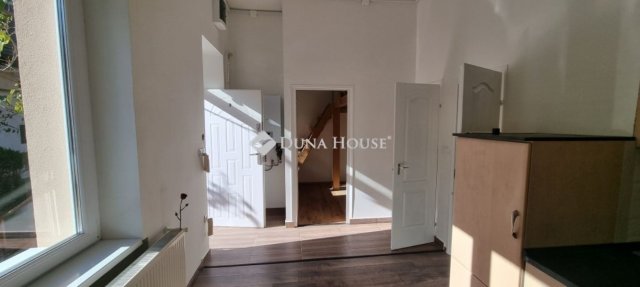 Eladó téglalakás, Pécsett 55 M Ft, 2 szobás