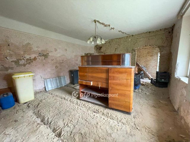Eladó családi ház, Tabon 19.9 M Ft, 3 szobás