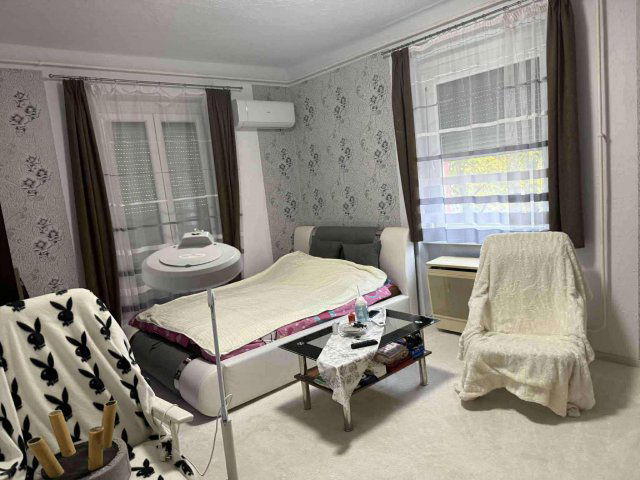 Eladó téglalakás, Komlón 27.4 M Ft, 2 szobás