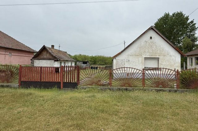 Eladó családi ház, Csévharaszton 21 M Ft, 2 szobás
