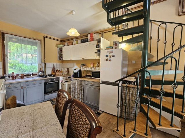 Eladó családi ház, Orfűn 134 M Ft, 6 szobás