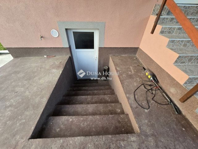 Eladó nyaraló, Polgárdin 29.5 M Ft, 3 szobás