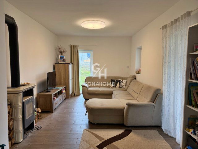 Eladó családi ház, Felsőörsön 119.75 M Ft, 4+1 szobás