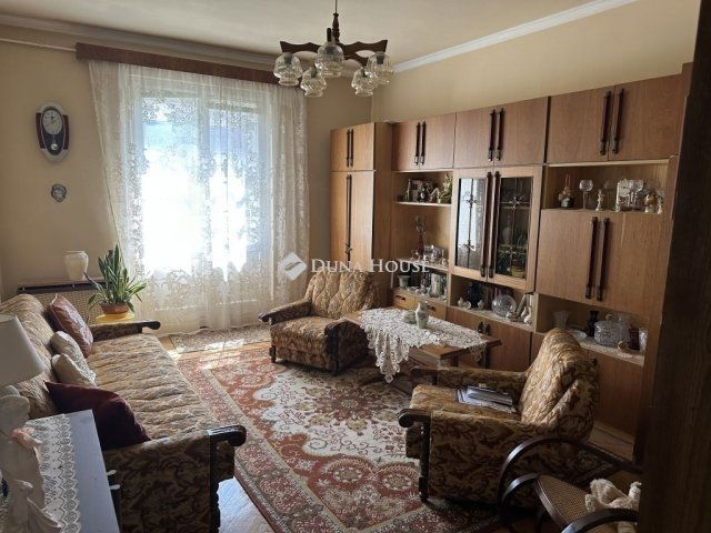 Eladó téglalakás, Kecskeméten 53 M Ft, 2 szobás