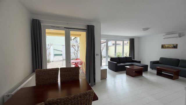 Kiadó téglalakás, albérlet, Baján 250 E Ft / hó, 3 szobás