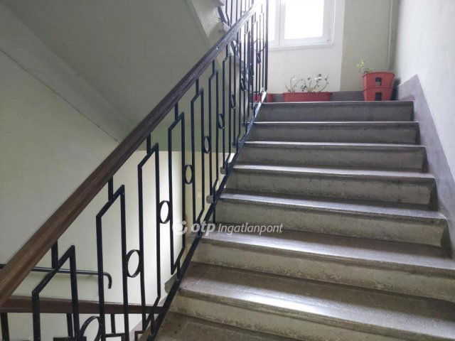 Eladó téglalakás, Pécsett 23.8 M Ft, 2 szobás