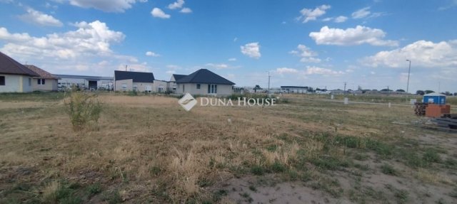 Eladó ikerház, Jászberényben 58.9 M Ft, 4 szobás