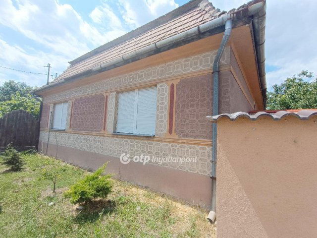 Eladó családi ház, Kiskunlacházán 53 M Ft, 2+1 szobás