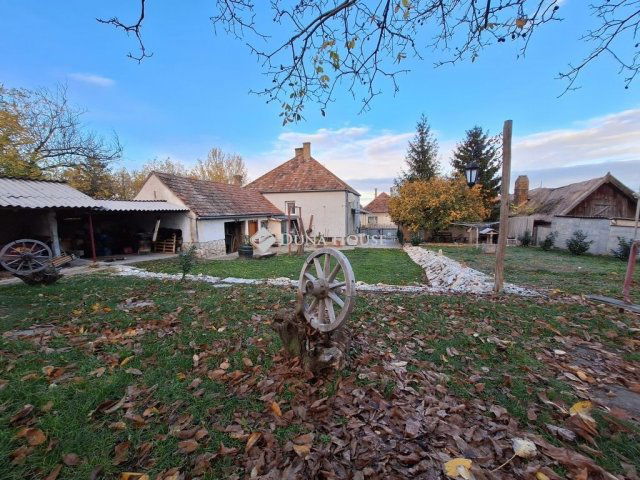 Eladó családi ház, Győrújbaráton 89.5 M Ft, 6 szobás