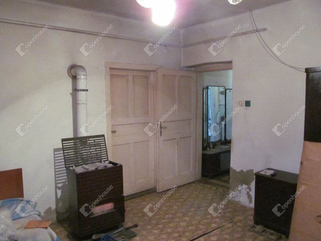 Eladó családi ház, Kadarkúton 16.9 M Ft, 2 szobás