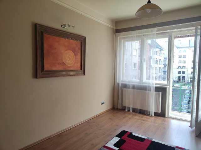 Kiadó panellakás, albérlet, XIII. kerületben, Hollán Ernő utcában