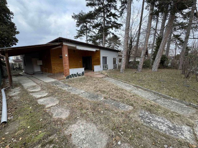 Eladó családi ház, Fonyódon 89.9 M Ft, 10 szobás