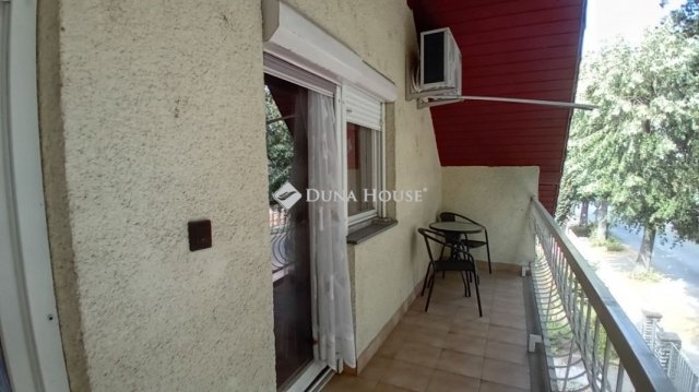 Eladó családi ház, Siófokon 89.9 M Ft, 8 szobás