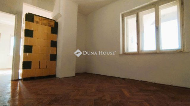 Eladó családi ház, Peresznyén 38.5 M Ft, 5 szobás