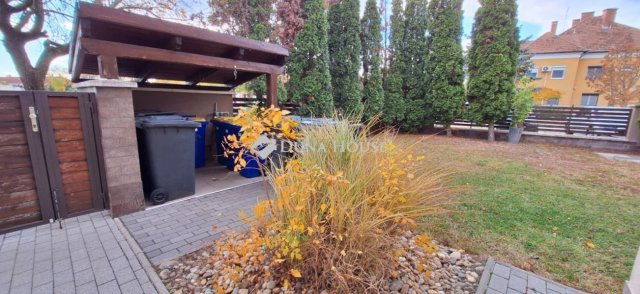 Eladó téglalakás, Kecskeméten 68.4 M Ft, 3 szobás