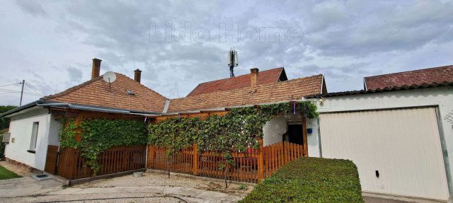 Eladó családi ház, Balatonbogláron 149 M Ft, 4 szobás