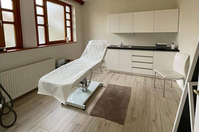 Kiadó üzlethelyiség, Kecskeméten, Mária utcában 400 E Ft / hó