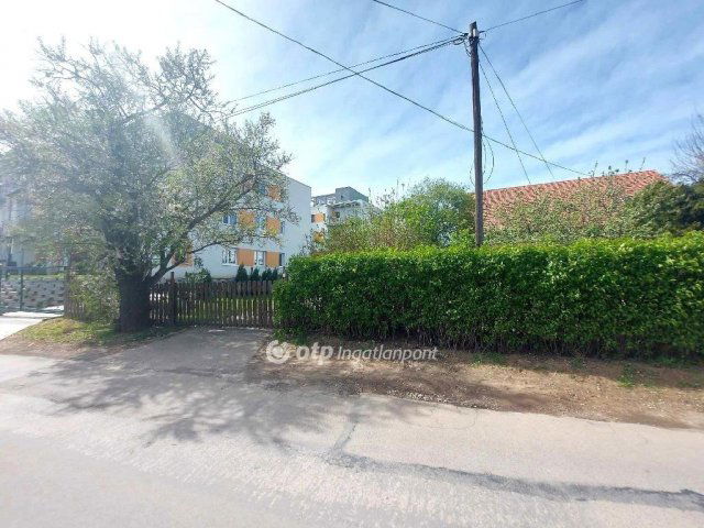 Eladó téglalakás, Pécsett 57.879 M Ft, 2 szobás